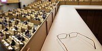 Думу поделили пополам