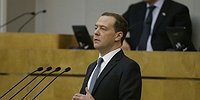 Есть только ДАМ между прошлым и будущим