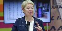 Почему бы физику не преподавать лирику?